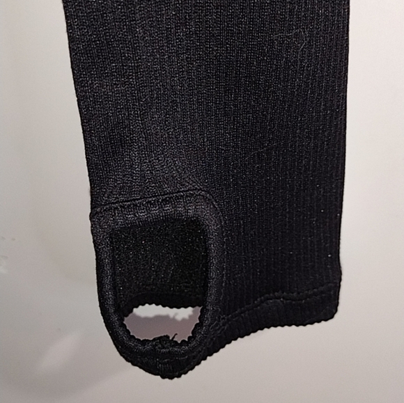 No fear Colab H&M ribber stretchy crop top - Picture 2 of 5